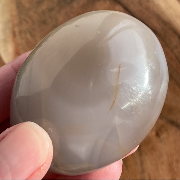 Orca Agate Palm Stone - Picture 12 of 17